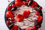 Prepara un delicioso cheesecake de oreo sin horno con jengibre y frutos rojos