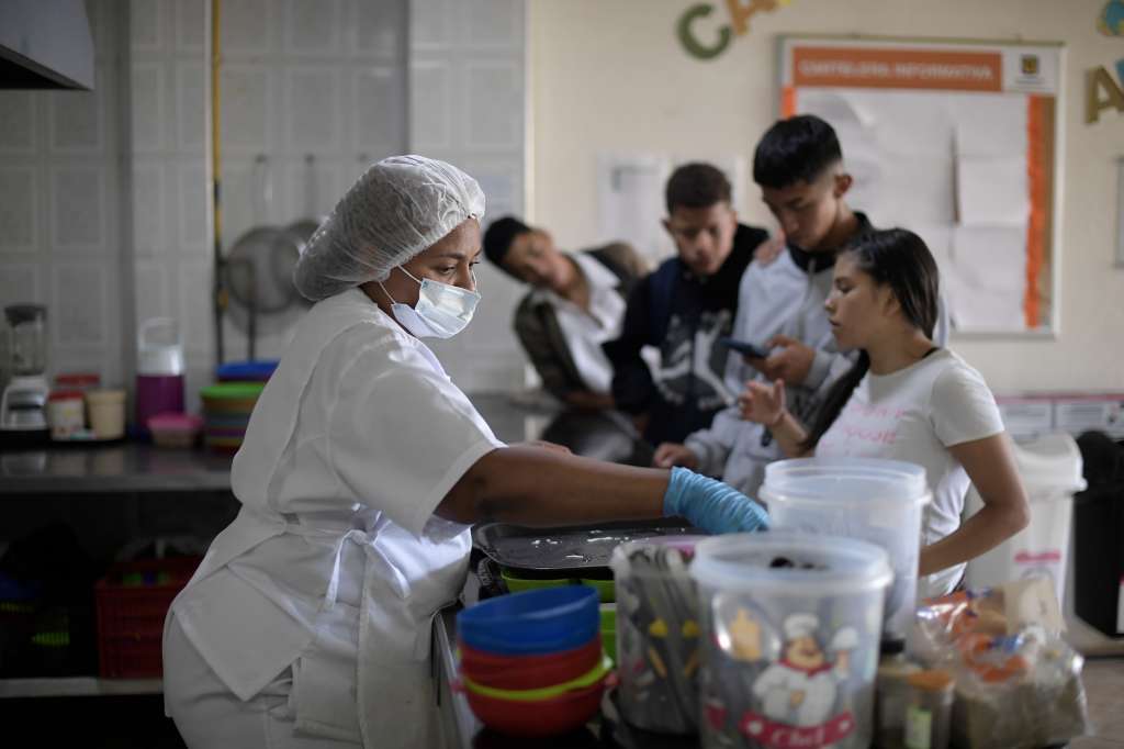 Niños y adultos mayores son los principales beneficiarios de los comedores comunitarios. El 34% de los hogares solo pueden garantizar entre una y dos comidas al día.