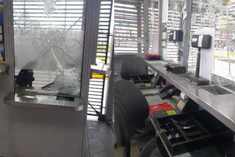 Así quedó la estación Corferias de Transmilenio, vandalizada en las protestas
