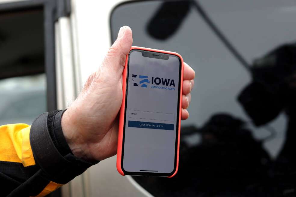 Esta fue la app que usó el Partido Demócrata para los caucus en Iowa. / AFP