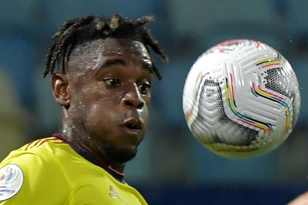 Duván Zapata en el partido entre Colombia y Venezuela en la Copa América.