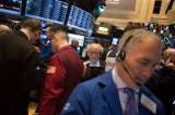 Petróleo vuelve a caer en un mercado ganado por la prudencia