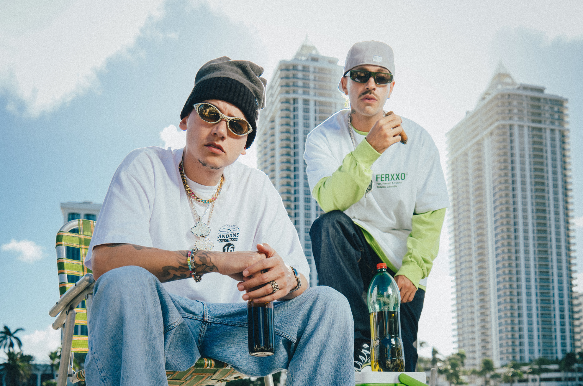 Feid y Sky Rompiendo se unieron para el álbum “LOS 9 DE FERXXO Y SKY ROMPIENDO”.