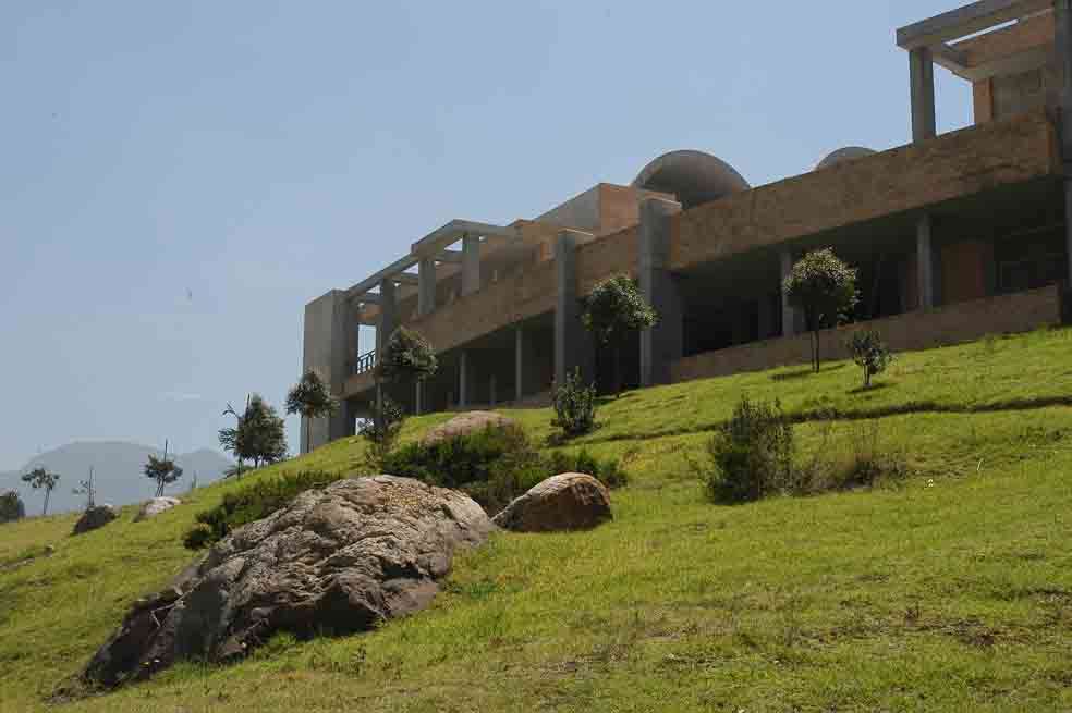 El moderno cementerio Serafín, ubicado en el barrio El Mochuelo, localidad de Ciudad Bolívar, en la avenida calle 71 Sur. / Archivo El Espectador
