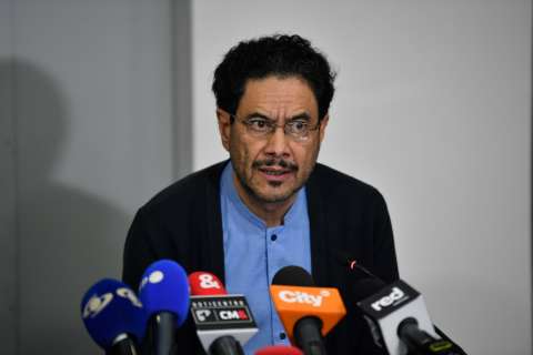 Iván Cepeda denuncia presiones de grupos armados para influir en el voto