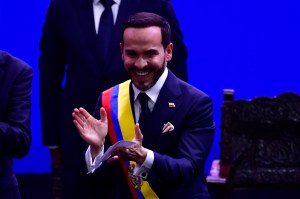 Imagen positiva de De la Espriella es del 54 % durante su primer mes: AtlasIntel
