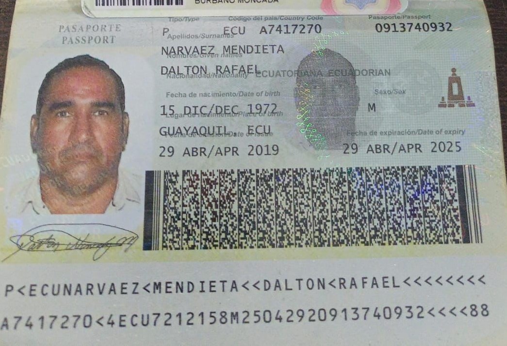 Narváez fue alcalde de Durán, un municipio cercano a Guayaquil, durante tres periodos.
