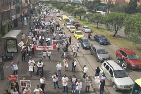 Arrancan protestas contra Transmilenio por la Avenida 68