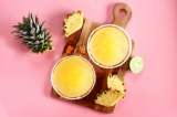 Dos cócteles para disfrutar: banano-mora y piña-ron