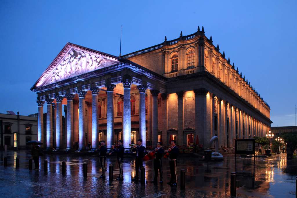 El Teatro Degollado es ícono del patrimonio cultural y recinto emblemático de excelencia artística.