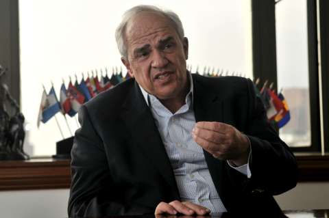 Expresidente Ernesto Samper crítica viaje de fiscal Barbosa a Ecuador