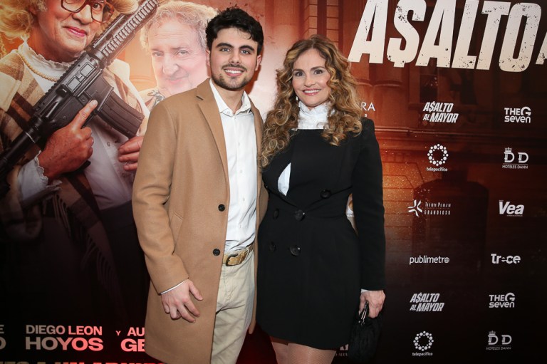 Demian Dos Santos , Aura Cristina Geithner