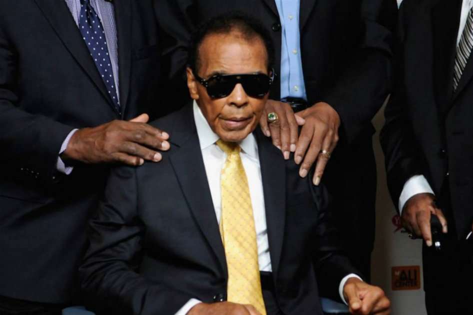 Muhamed Ali está siendo tratado por problemas respiratorios en Phoenix. Foto: AFP