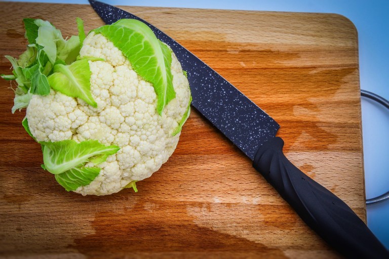 Prepara esta increíble receta saludable de coliflor a la naranja y miel