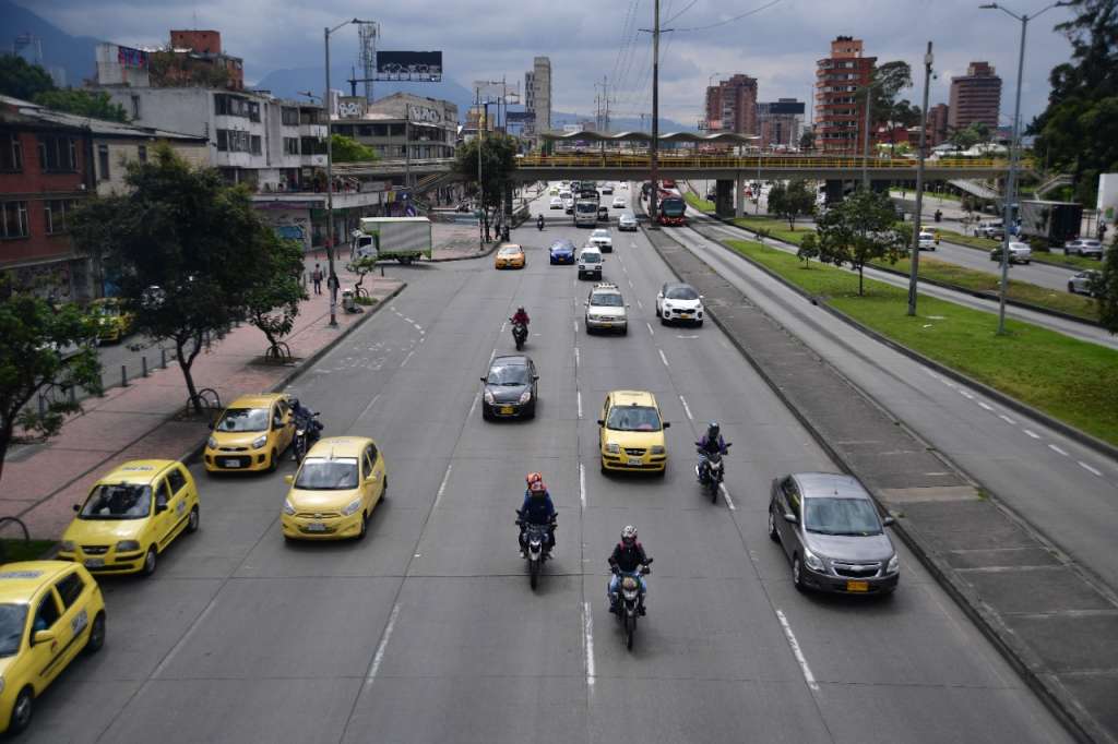 Los usuarios que quieran ser exentos del Pico y Placa pueden registrarse en la página de la Secretaría de Movilidad y conocer el Pico y Placa Solidario, la modalidad con la que usted puede pagar para usar su vehículo sin ninguna restricción.