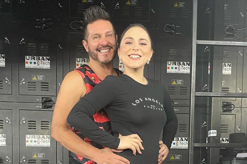 El presentador Marcelo Cezán sorprendió a su esposa Michelle Gutiérrez al volverle a pedir matrimonio tras seis años como marido y mujer. Así reaccionó.