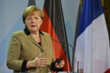 Merkel pide "máximo respeto" tras "difícil decisión" de Benedicto XVI