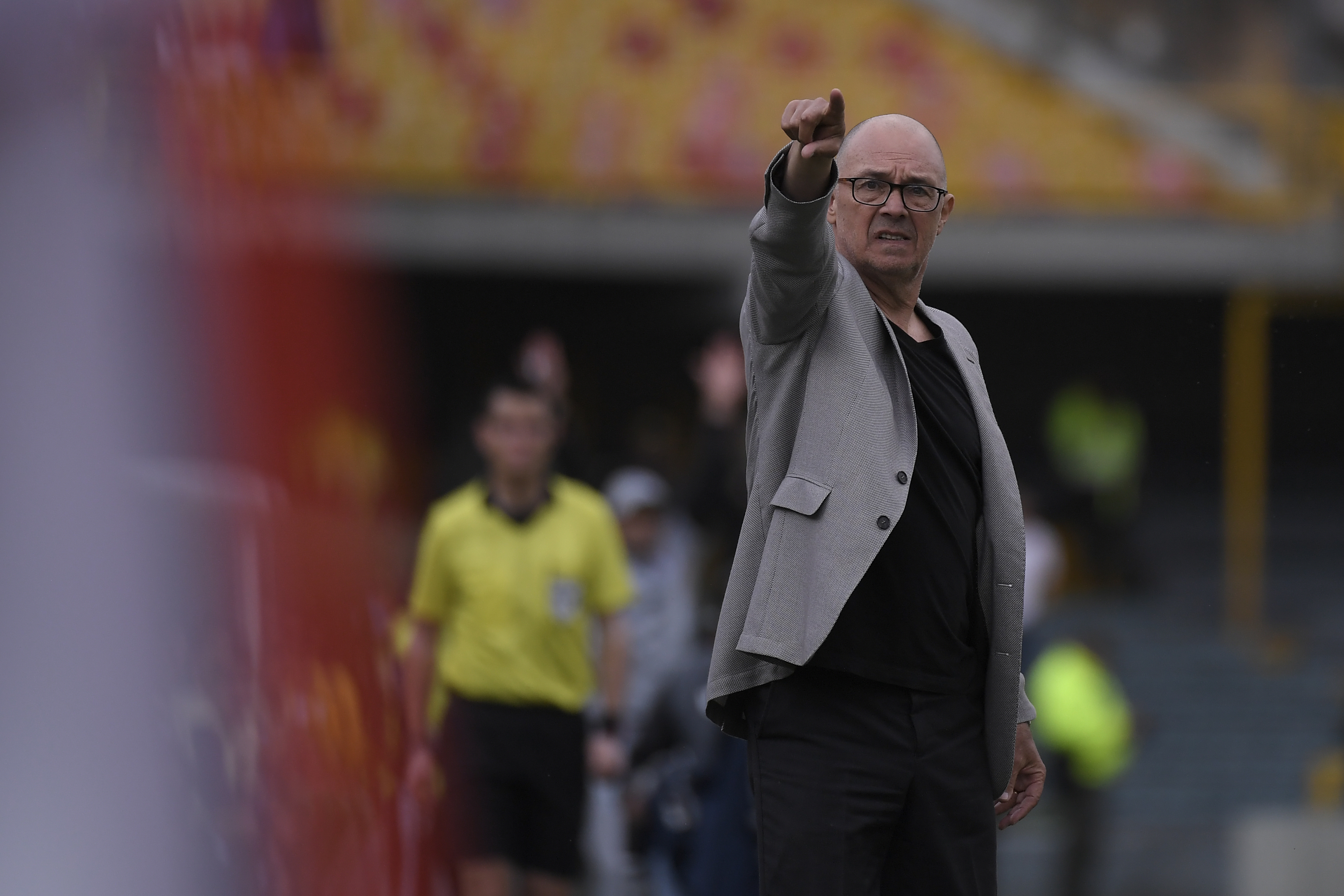 Exfutbolista y entrenador uruguayo que dirige a Santa Fe.