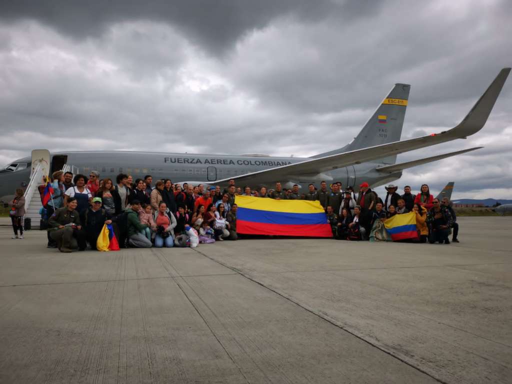 El segundo vuelo humanitario desde Israel a Colombia aterrizó en Bogotá este sábado. El avión de la Fuerza Aeroespacial llegó con 110 colombianos, que fueron rescatados del conflicto que se desarrolla entre Israel y Hamás.