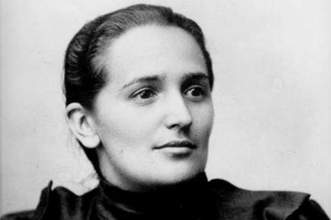 Honores a la Madre Laura, ¿contra la Constitución?