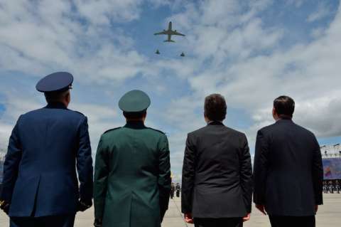 Presidente Santos anuncia más aviones para la Fuerza Aérea