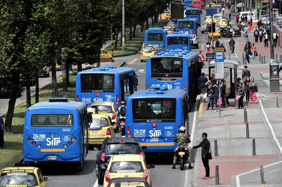 El paro de transportadores de buses tradicionales obligó a los ciudadanos a usar el SITP. / Luis Ángel