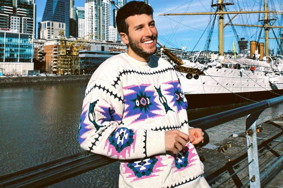 El cantante Sebastián Yatra sigue conquistando a sus fanáticos alrededor del mundo, que se interesan cada vez más por la vida del colombiano.