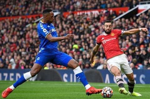 Yerry Mina, figura del empate entre Manchester United y Everton
