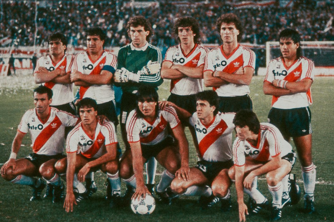En 1986, River Plate venció 1-0 al América de Cali con gol de Juan Gilberto Funes y levó su primera Copa Libertadores en Buenos Aires.