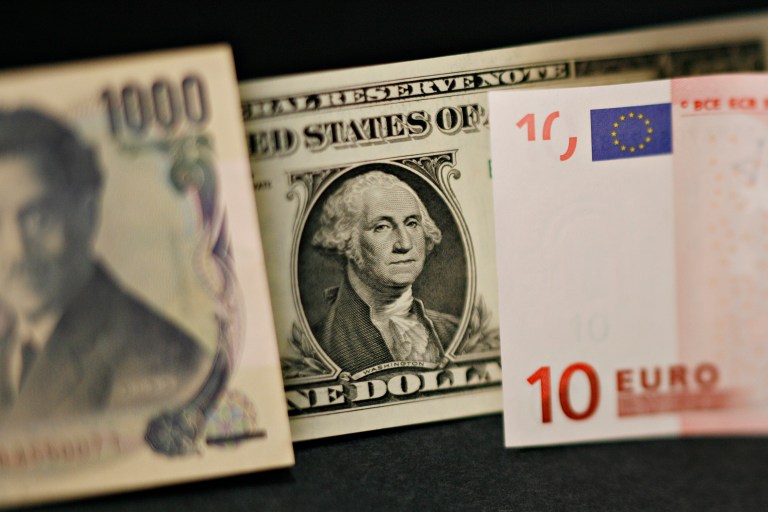 Aumentan advertencias sobre una recesión de la economía mundial