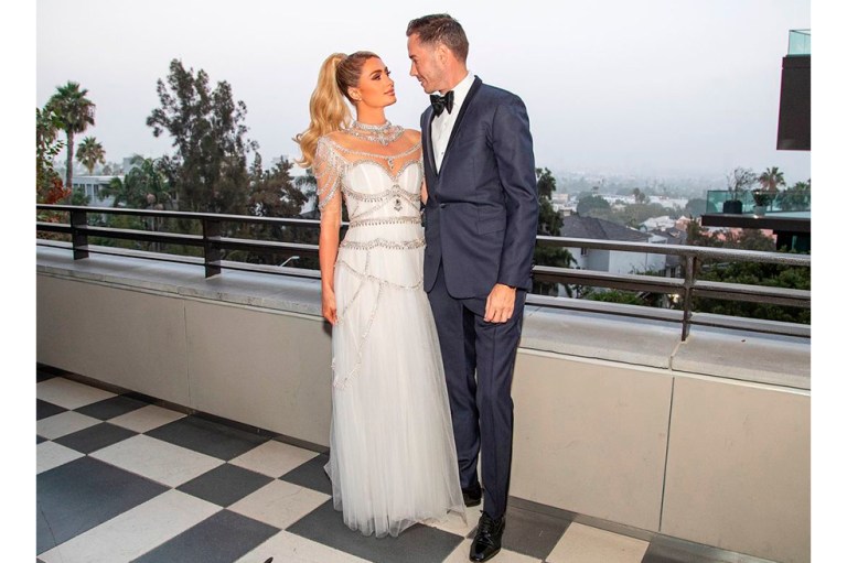 Paris Hilton anunció el nacimiento de su primer hijo con esta emotiva foto