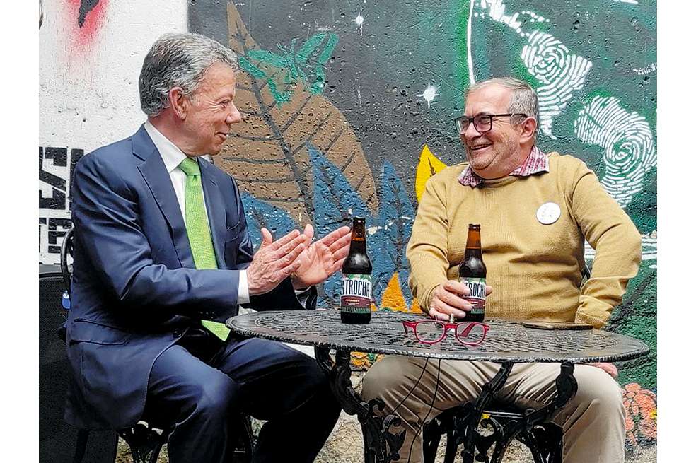 Santos y Londoño tomando La Trocha.