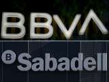 BBVA hace una oferta hostil por Sabadell que choca con la política española