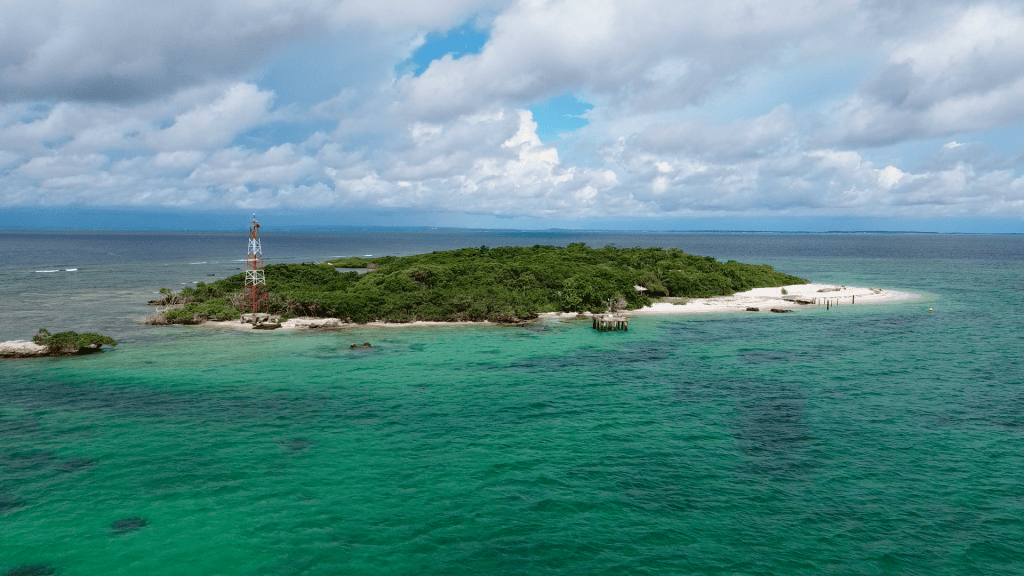 Isla Tesoro, Corales del Rosario