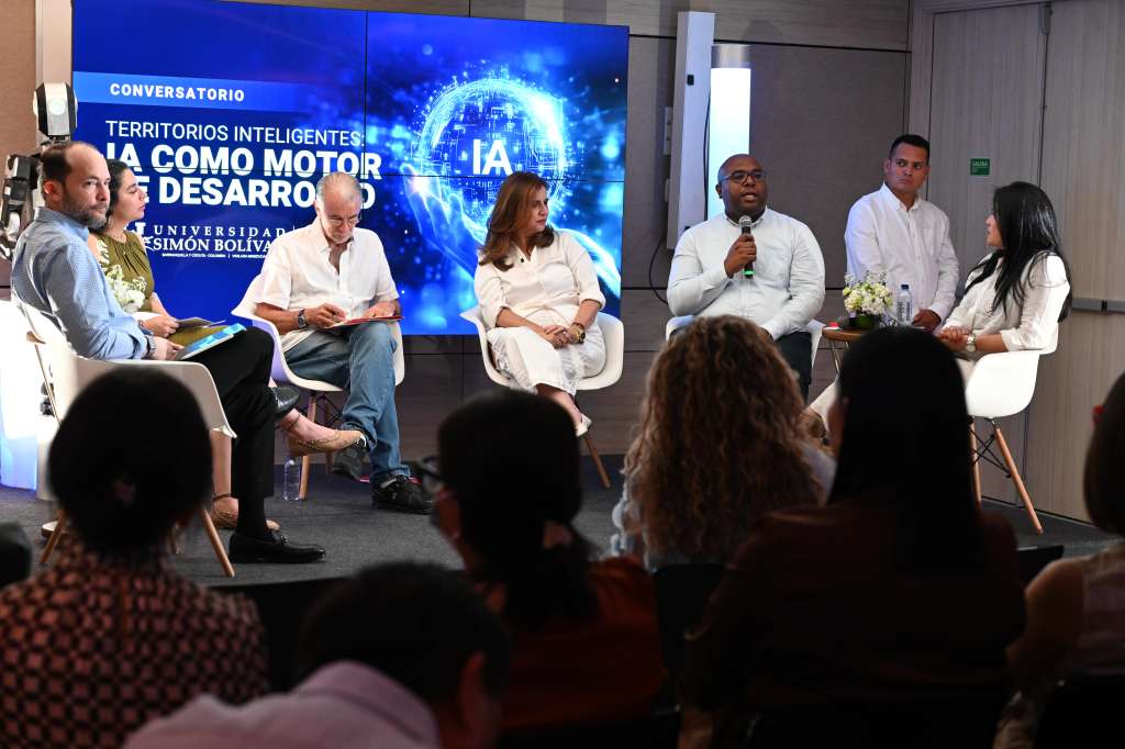 Conversatorio realizado durante el lanzamiento del doctorado.
