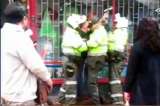 En operativo, policía golpeó con sus puños y una varrilla a vendedor en Bogotá