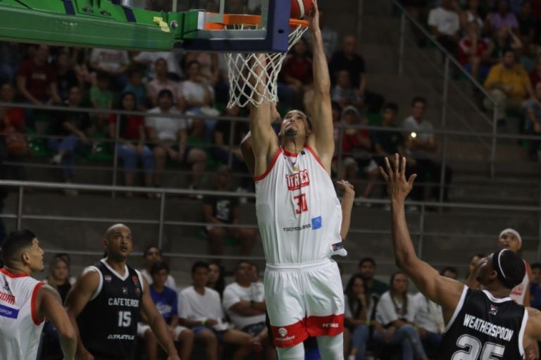Titanes tomó la ventaja contra Cafeteros y le ganó el primer duelo de la final