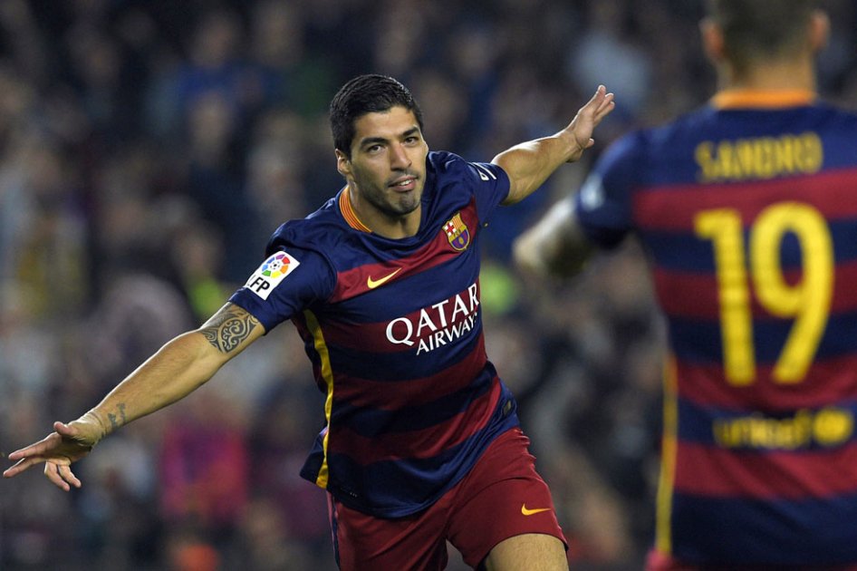 Luis Suárez marcó triplete en la victoria del Barcelona. Foto: AFP