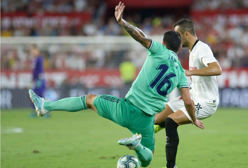 James Rodríguez tuvo sacrificio en marca y aportó en ataque. / AFP