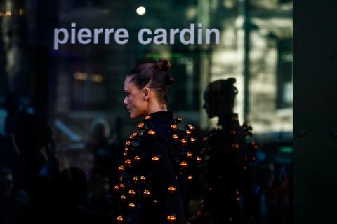 El eclecticismo de Pierre Cardin cerró la semana de la moda de París