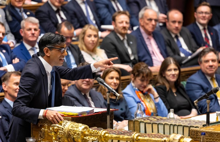 Parlamento británico da luz verde al protocolo de Irlanda del Norte pactado con UE