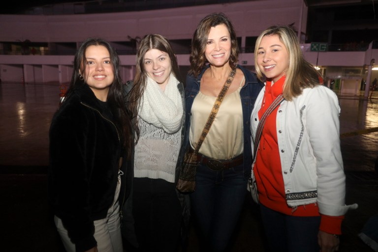 María Camila lopera, Daniela zuñiga, Viena Ruiz y  Luciana Mora