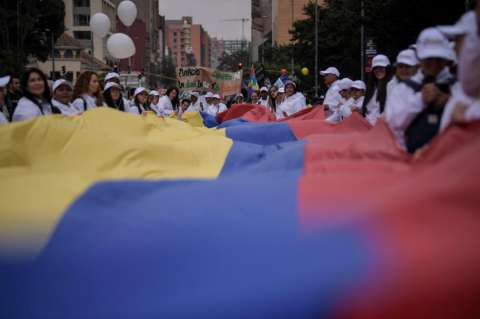 En imágenes: así se vive en Bogotá la marcha del paro nacional