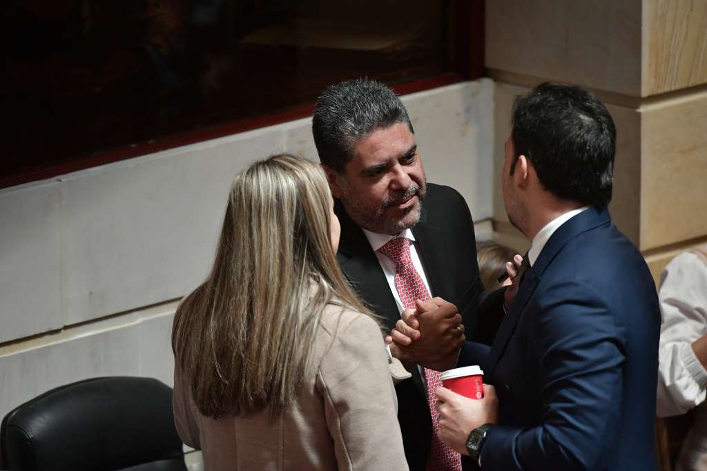 Nuevo Contralor general de la República quien obtuvo la mayoría de los votos en el congreso