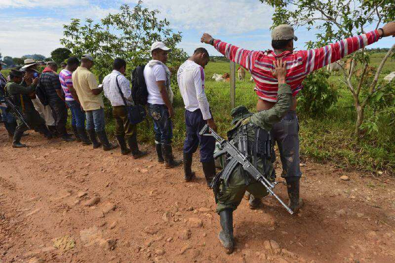 Las Farc, señala la Fiscalía, extorsionaban tanto a grandes empresarios como a pobladores del campo. / AFP