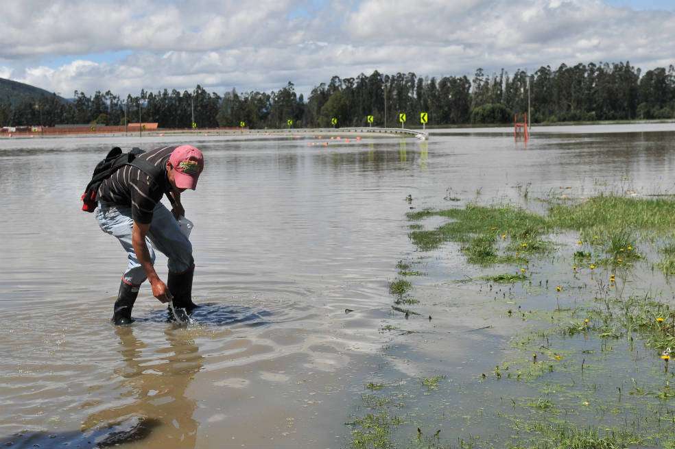 La urbanización de las rondas del río Bogotá ha causado graves inundaciones tanto en la ciudad como en municipios como Chía, lugar de esta imagen. / Archivo