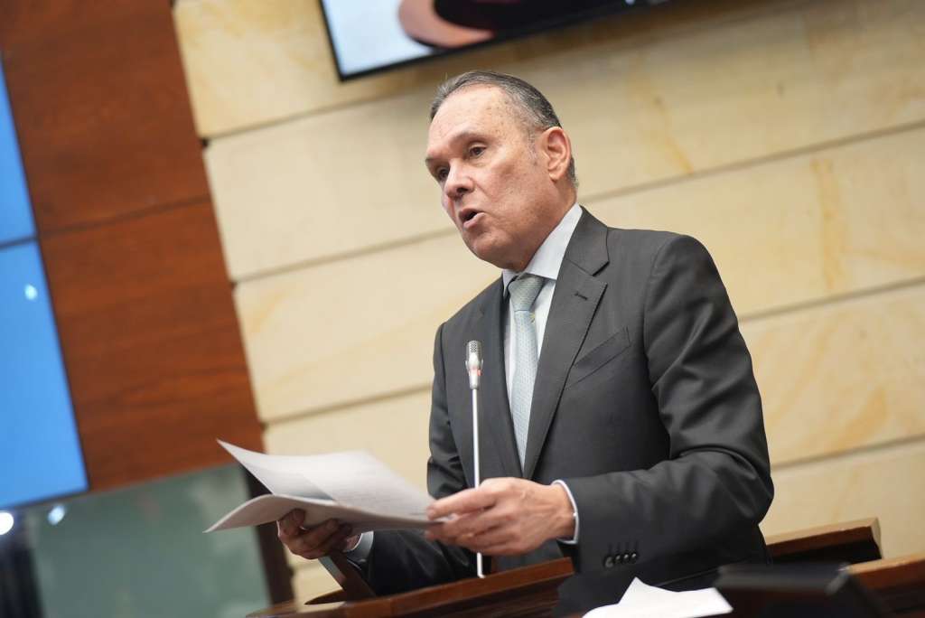 Presidente del Congreso, Efraín Cepeda.