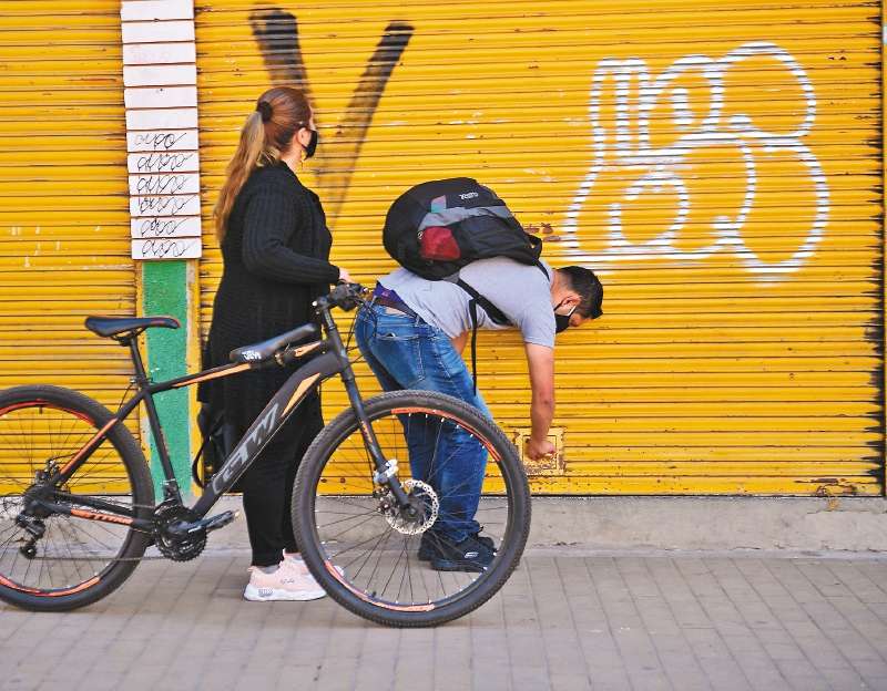 Según Fenalco, más del 30 % de los comercios tuvieron que cerrar definitivamente en 2020.