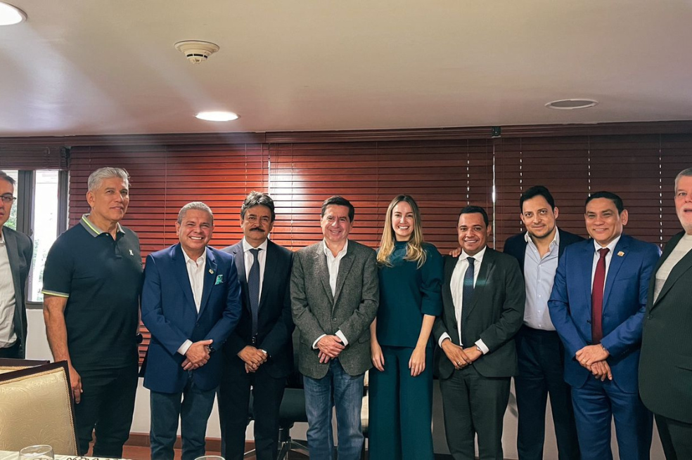 Juan Fernando Cristo se reunió con senadores de Cambio Radical.
