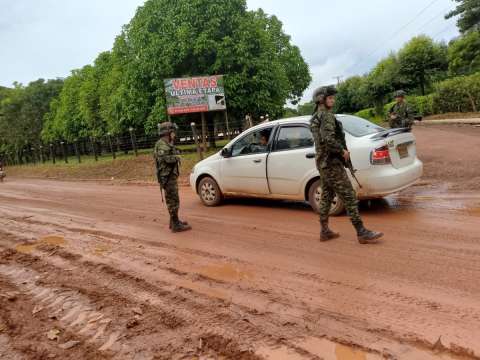 Control de rentas ilegales y sabotaje a la mesa de paz: así se intensifica la disputa entre disidencias en Guaviare 